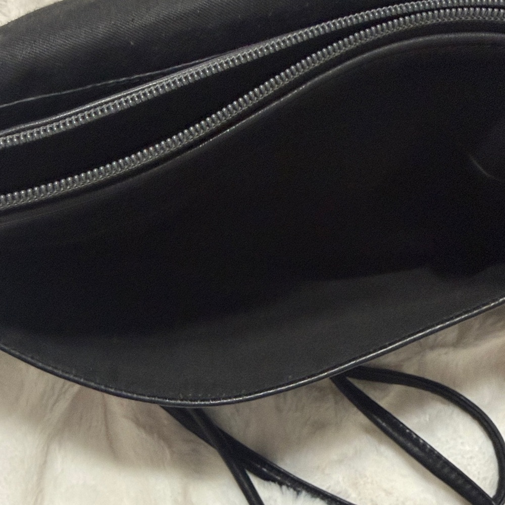 Stone Mountain Black Leather Women's Crossbody/Shoulder Bag - Picture 7 of 13
